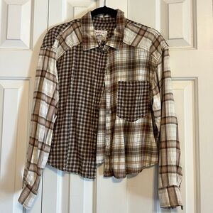 American Eagle Brown and Cream Plaid Button-Up Shirt
